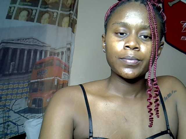 MDIVAH live cam on BongaCams