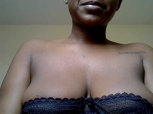 MDIVAH live cam on BongaCams
