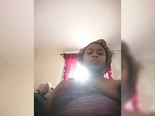 MDIVAH live cam on BongaCams