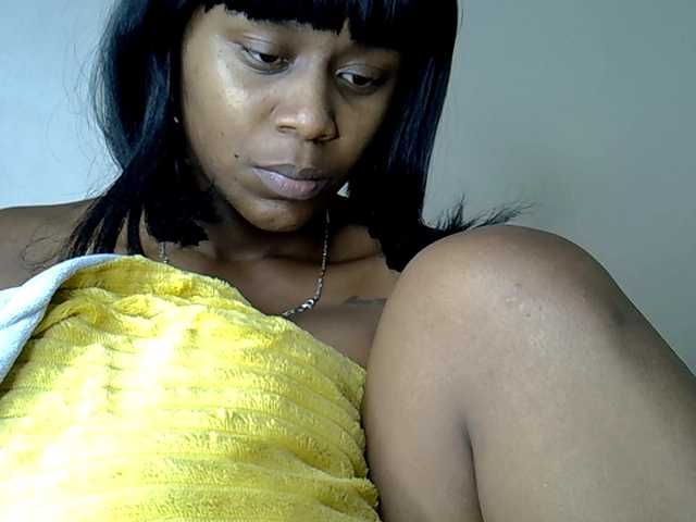 MDIVAH's BongaCams show and profile