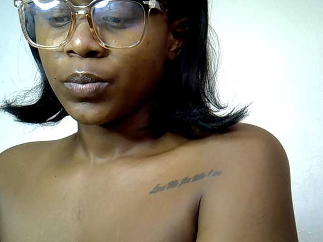 MDIVAH live cam on BongaCams