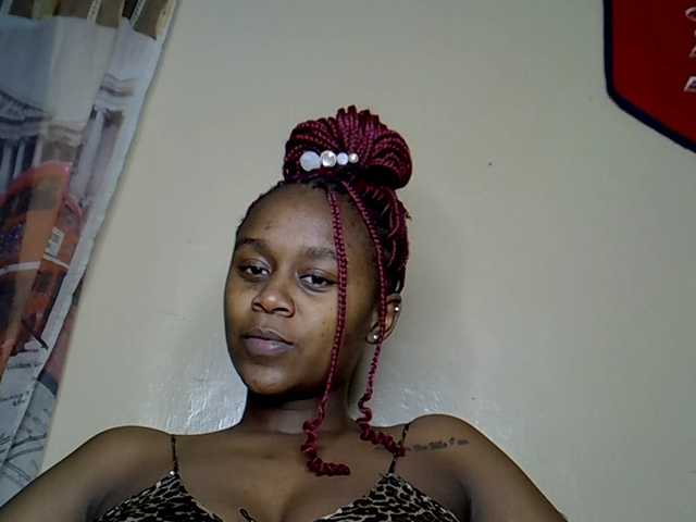 LAYLAAH webcam bongacams model stream image