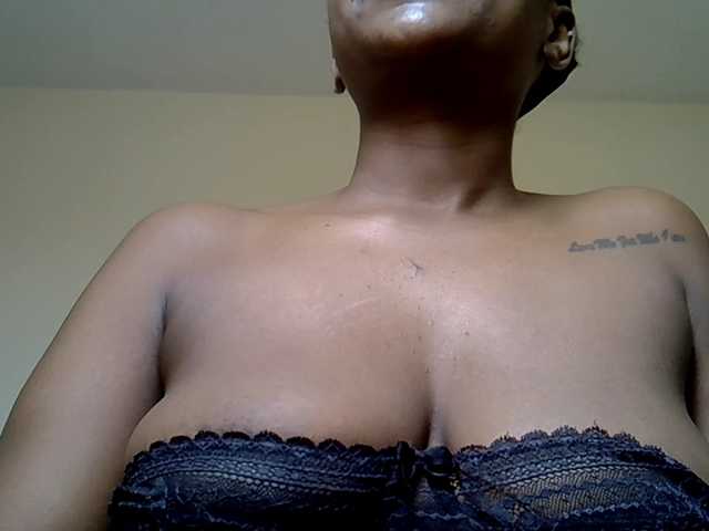 MDIVAH live cam on BongaCams