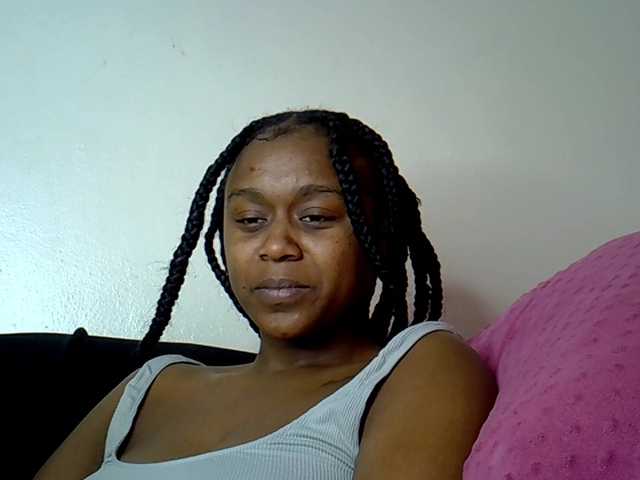 MDIVAH live cam on BongaCams