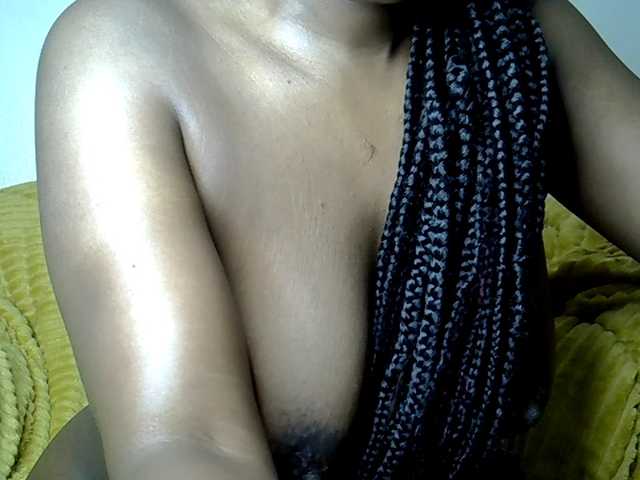 MDIVAH live cam on BongaCams
