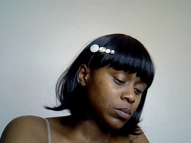 MDIVAH live cam on BongaCams