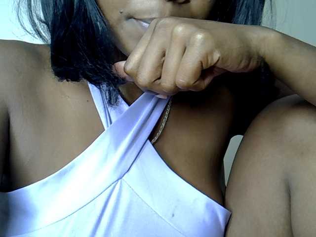 MDIVAH's BongaCams show and profile