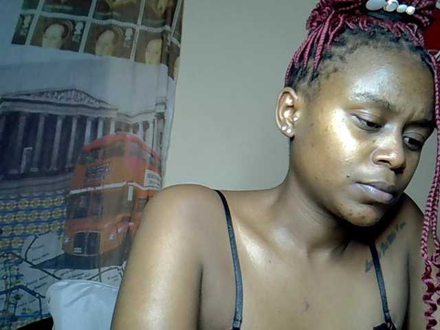 MDIVAH live cam on BongaCams