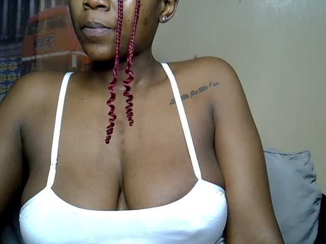 MDIVAH live cam on BongaCams