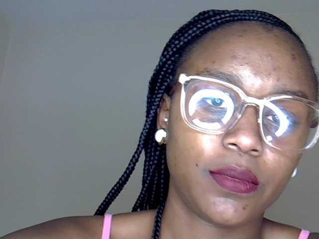 MDIVAH live cam on BongaCams