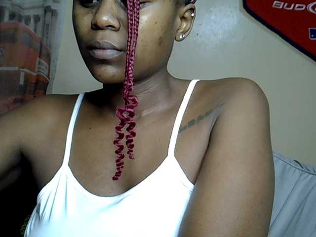 MDIVAH live cam on BongaCams