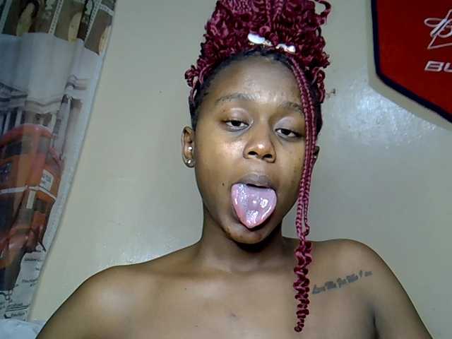 MDIVAH live cam on BongaCams