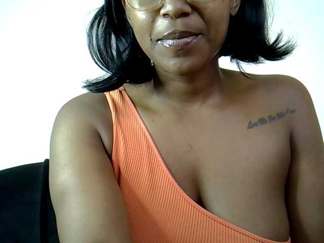 MDIVAH live cam on BongaCams