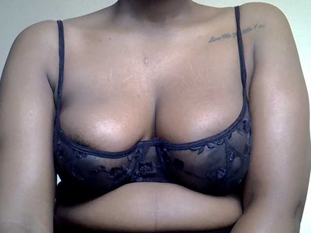 MDIVAH live cam on BongaCams