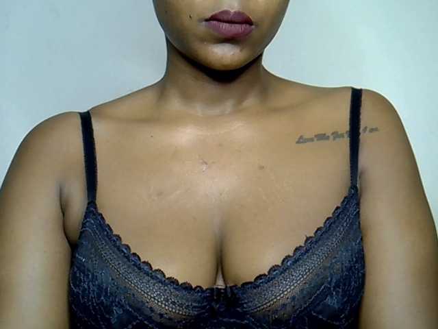 MDIVAH live cam on BongaCams