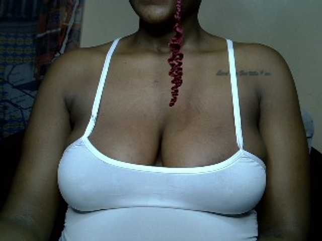 MDIVAH live cam on BongaCams