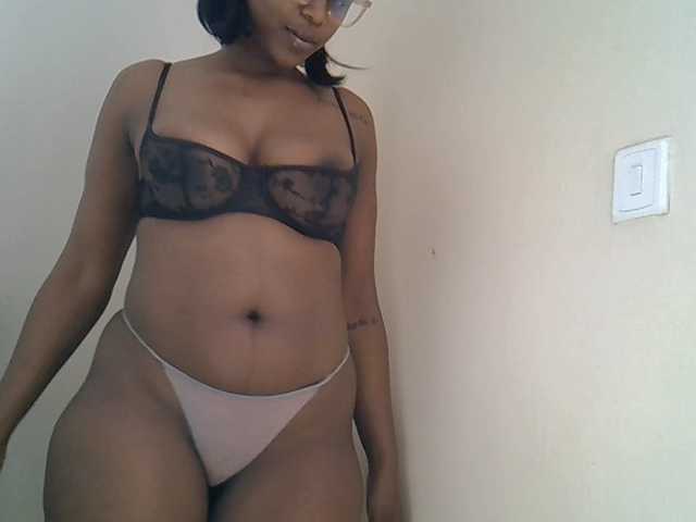 MDIVAH live cam on BongaCams