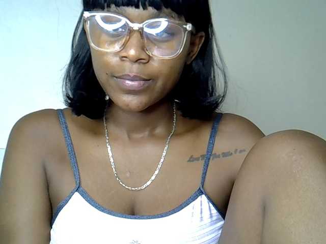 MDIVAH's BongaCams show and profile