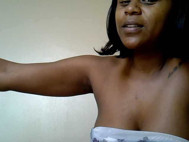 MDIVAH live cam on BongaCams