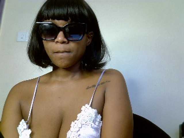 MDIVAH live cam on BongaCams
