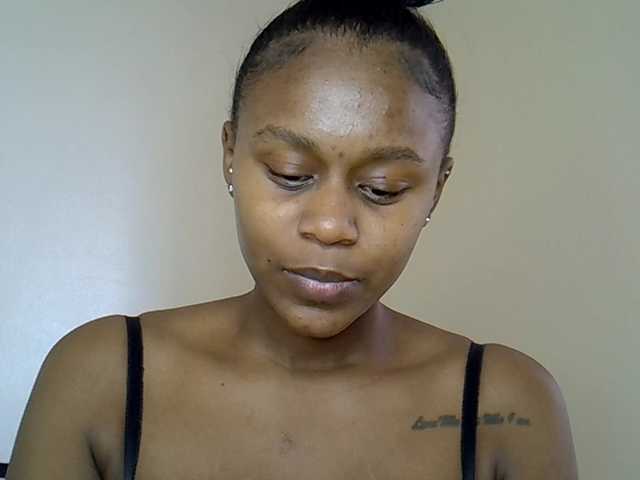 MDIVAH live cam on BongaCams