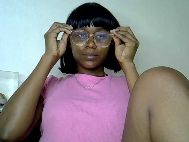 MDIVAH's BongaCams show and profile