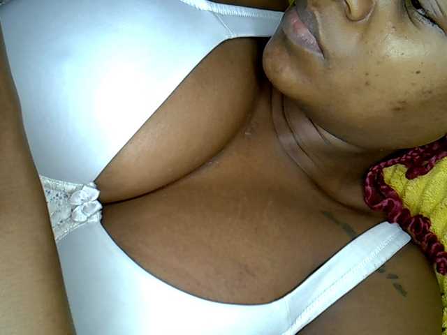 MDIVAH live cam on BongaCams