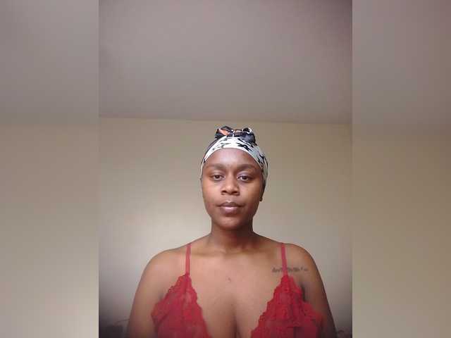 MDIVAH live cam on BongaCams