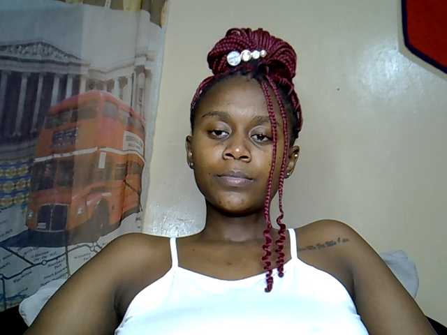 MDIVAH live cam on BongaCams