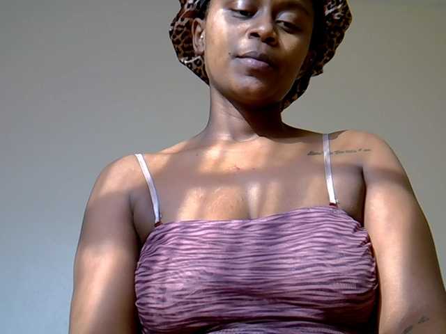 MDIVAH live cam on BongaCams
