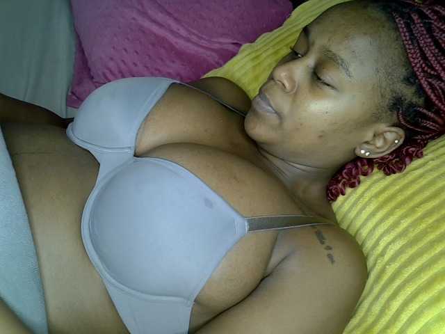 MDIVAH live cam on BongaCams