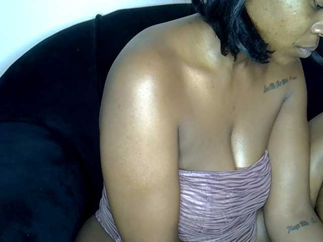 MDIVAH live cam on BongaCams