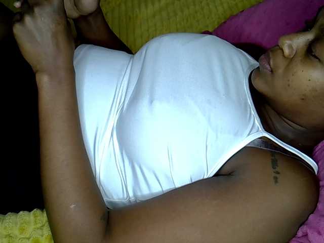MDIVAH live cam on BongaCams