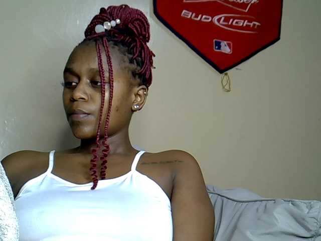 MDIVAH live cam on BongaCams