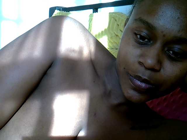 MDIVAH Live Cam on BongaCams
