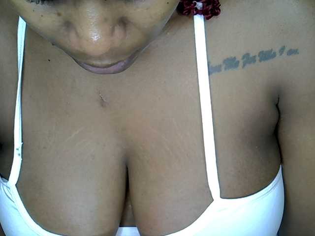 MDIVAH live cam on BongaCams