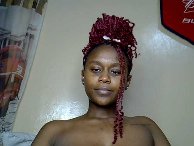 MDIVAH live cam on BongaCams