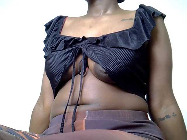 MDIVAH live cam on BongaCams