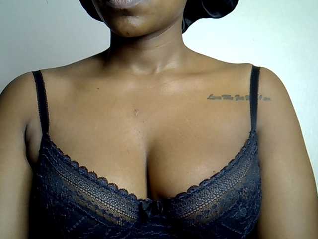 MDIVAH live cam on BongaCams