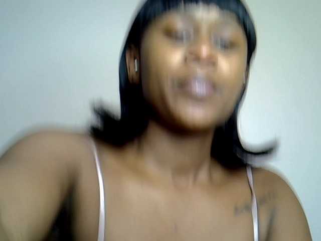 MDIVAH live cam on BongaCams