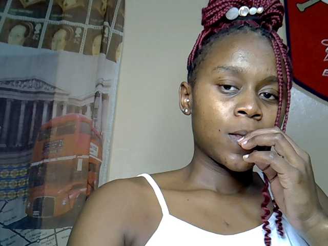 MDIVAH live cam on BongaCams