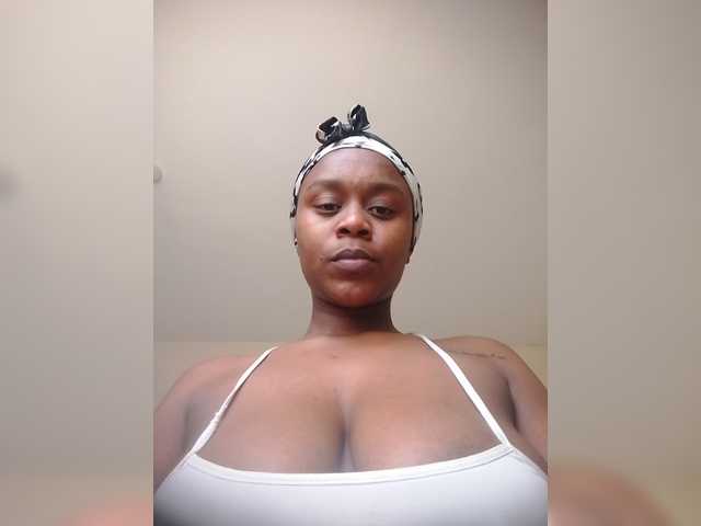 MDIVAH live cam on BongaCams