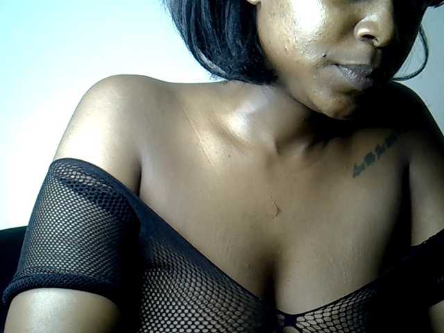 MDIVAH live cam on BongaCams