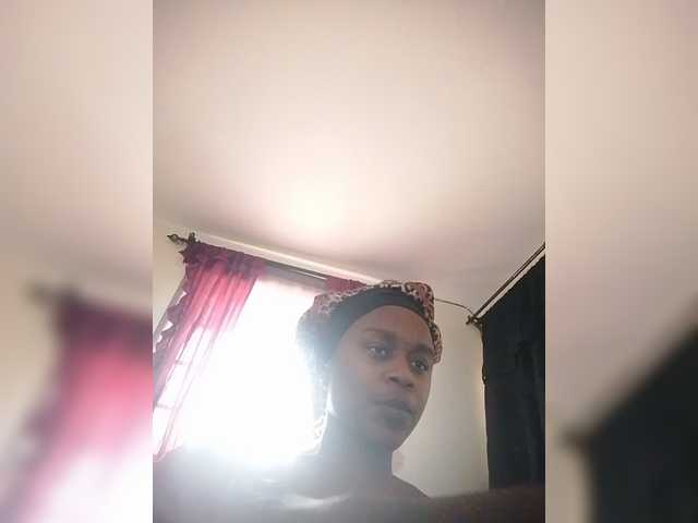 MDIVAH live cam on BongaCams