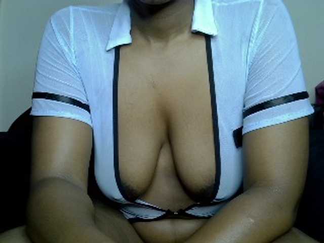 MDIVAH live cam on BongaCams
