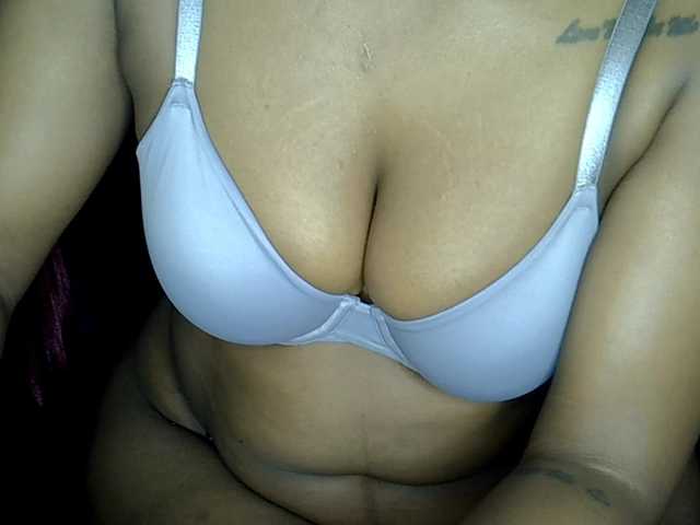 MDIVAH live cam on BongaCams