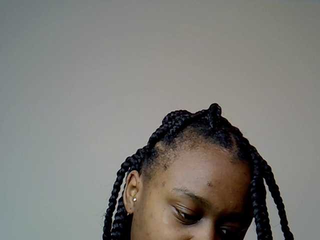 MDIVAH live cam on BongaCams