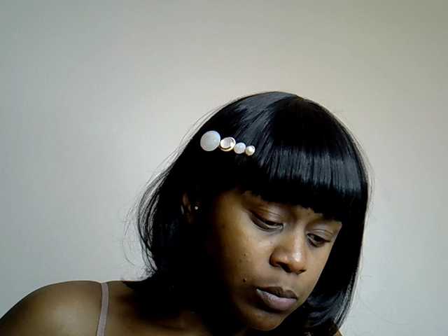 MDIVAH live cam on BongaCams