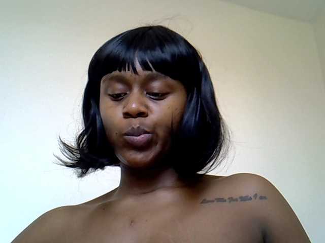 MDIVAH live cam on BongaCams