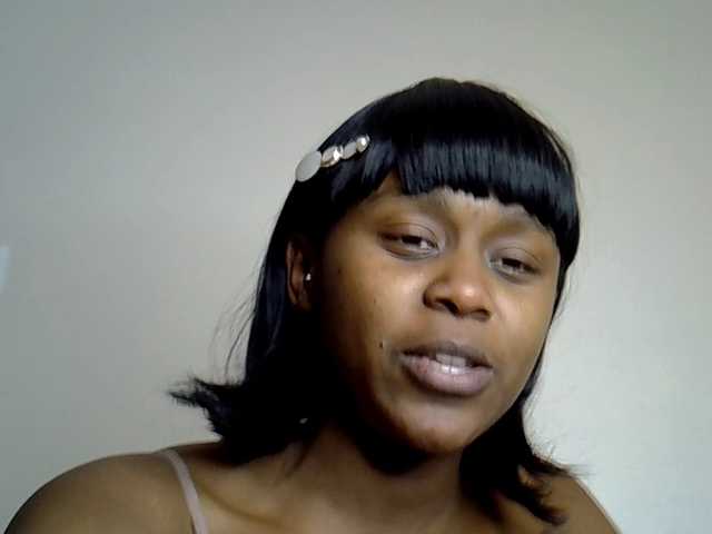 MDIVAH live cam on BongaCams